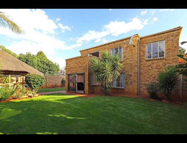 3 BEDROOM TOWNHOUSE FOR SALE IN HONEYHILLS